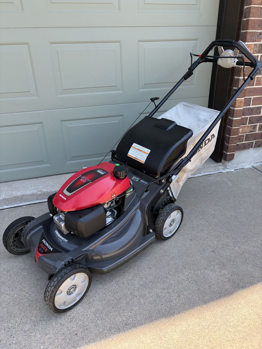 Honda HRX217 GCV200 Self-Propelled Lawn Mower – Versamow 4-in-1 System