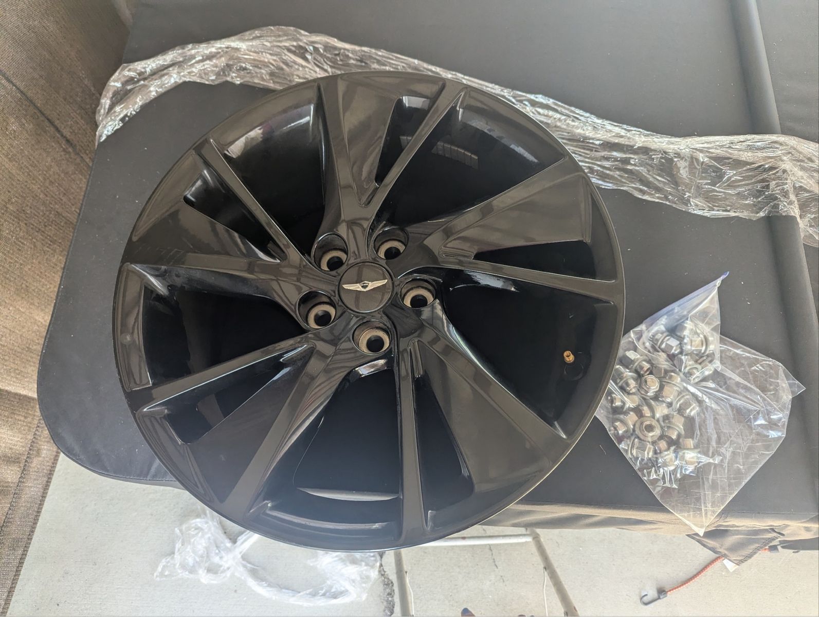 Genesis OEM Black Alloy Wheel Rim with Lug Nuts - Excellent Condition