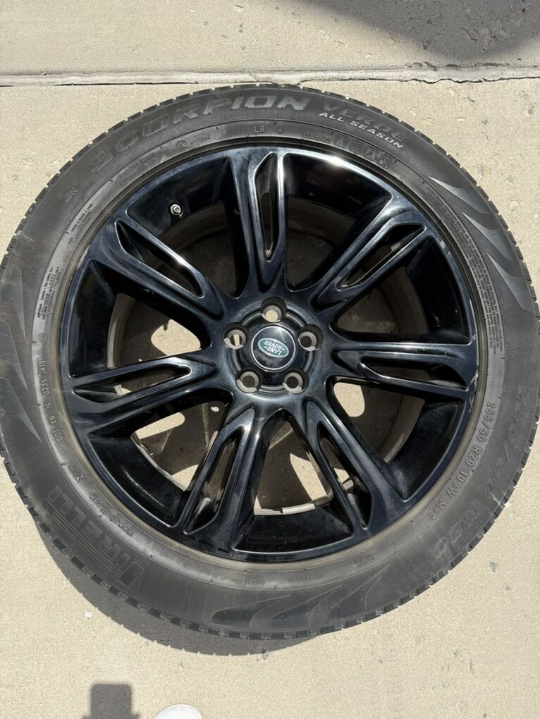 Range rover Velar/Evoque 20inch OEM Black Wheels