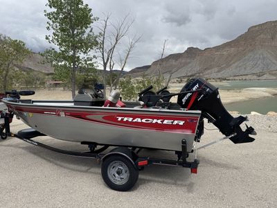 2007 Tracker Pro Guide V-16 Super Guide Fishing Boat w/ Mercury 4-Stroke EFI & Trailer