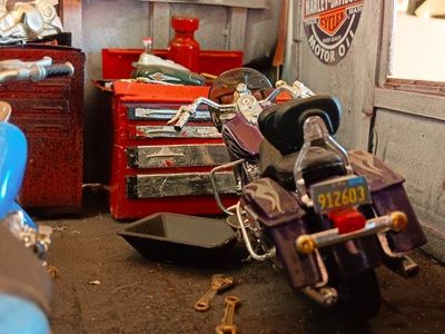 1/18 scale Harley Davidson Sales/ Service Diorama