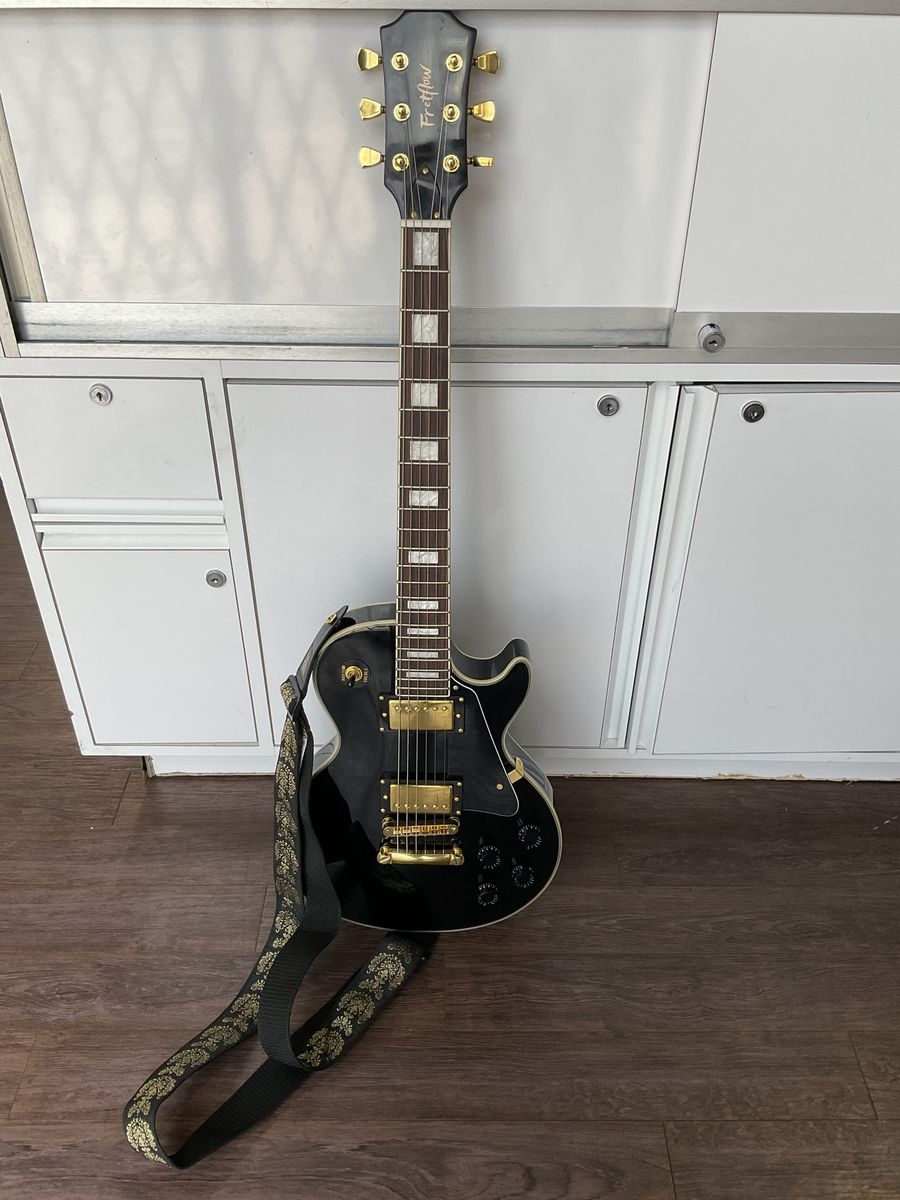 CUSTOM MADE ELEC GUITAR BLACK E75011724