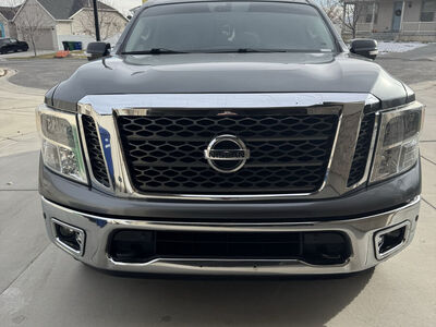 2017 Nissan Titan SV