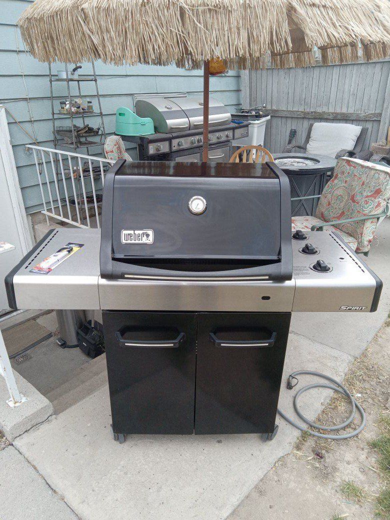 Weber Spirit E-310 Natural Gas Grill & CoverDyna-G
