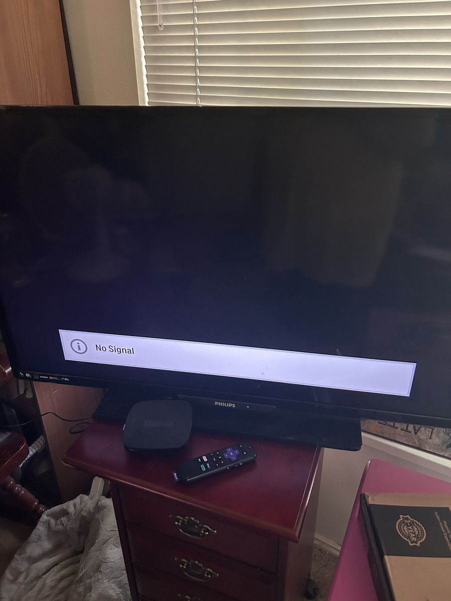 Roku Express HD Streaming Media Player, Black - Used, Great Condition and TV