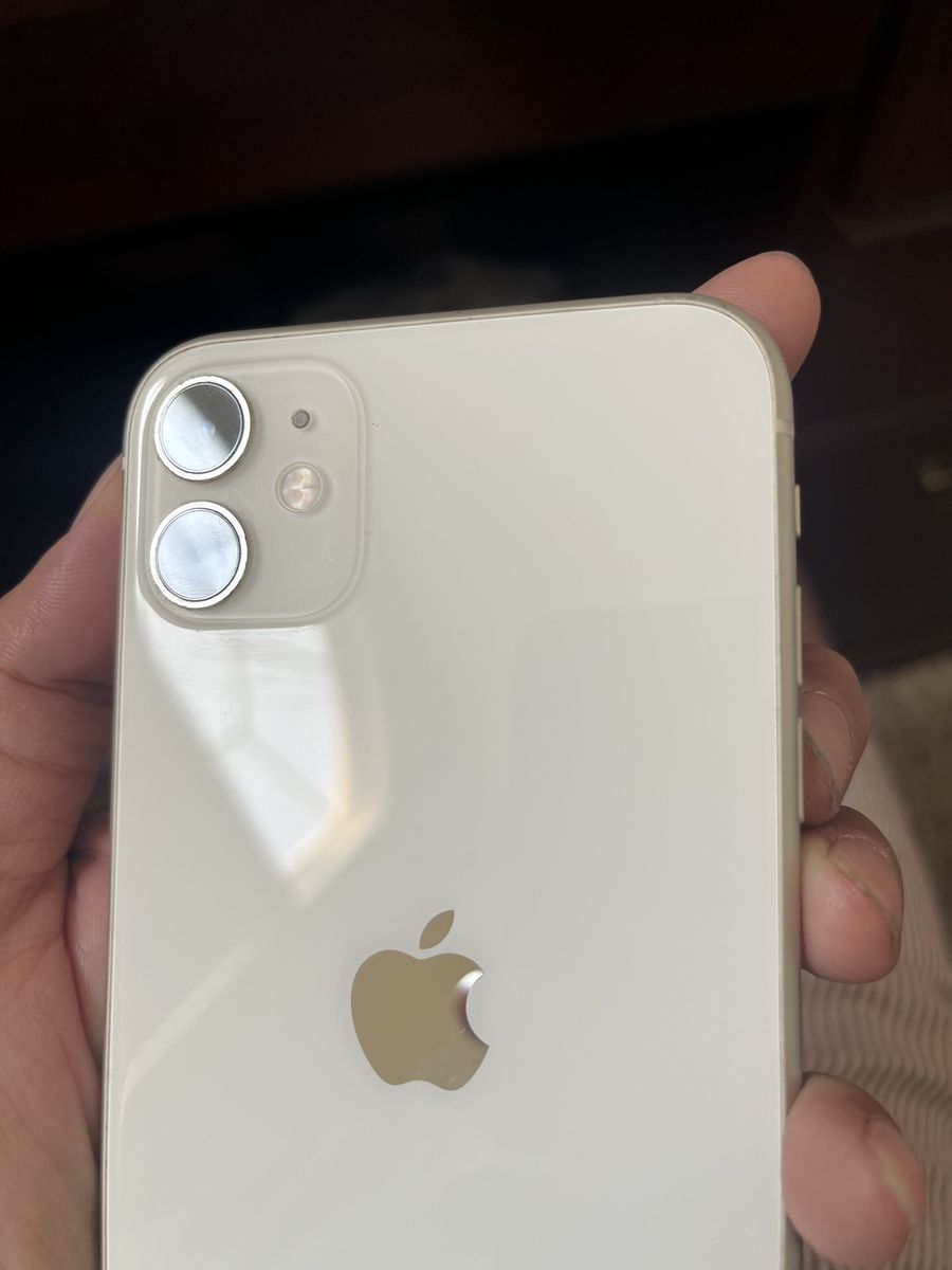 Apple iPhone 11 - 128GB - White (Unlocked)
