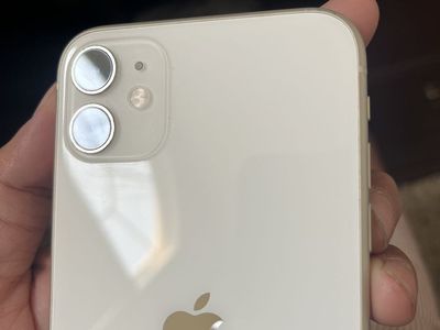 Apple iPhone 11 - 128GB - White (Unlocked)