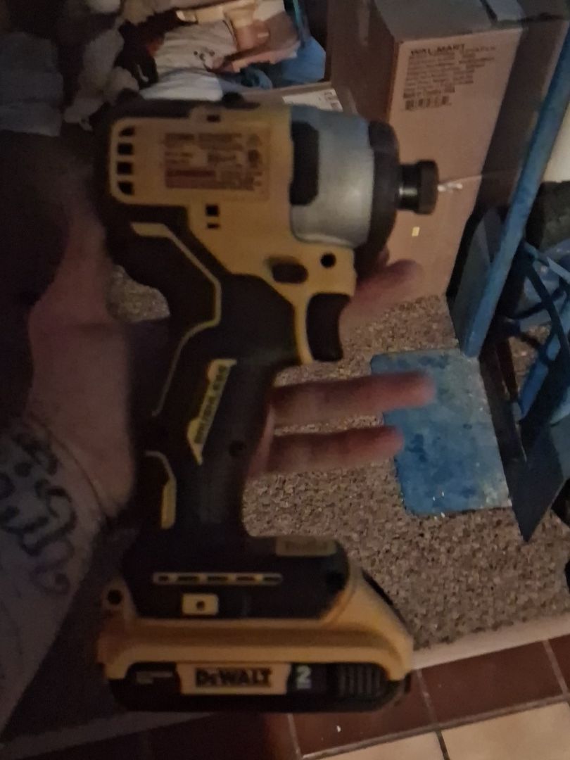 Dewalt compact drill with bits