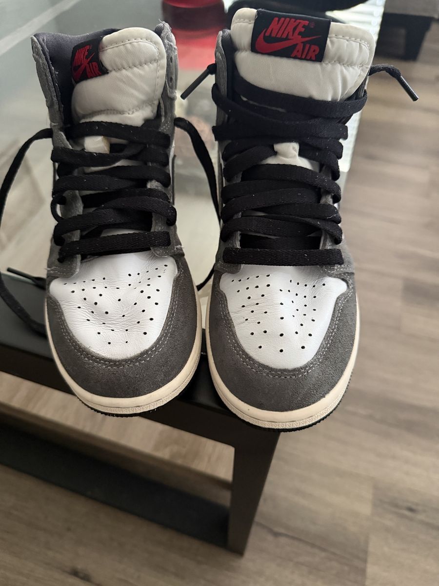 Boy Jordan’s size 5