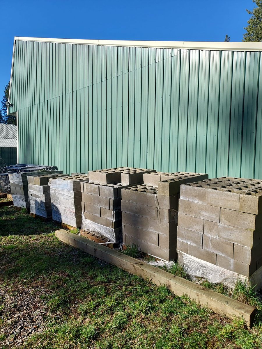 Cinder Blocks / Concrete Blocks – Pallet Quantities