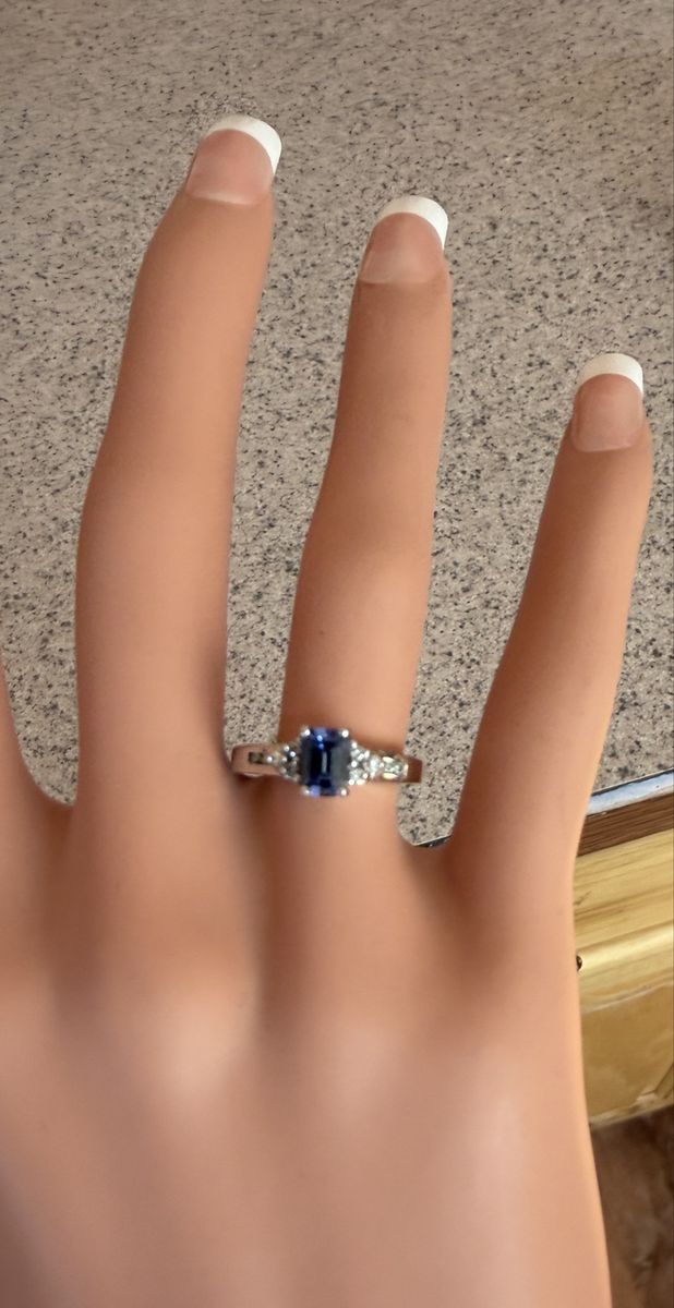 MINT WG .71 ct 100% AAA TANZANITE & DIAMOND RING!