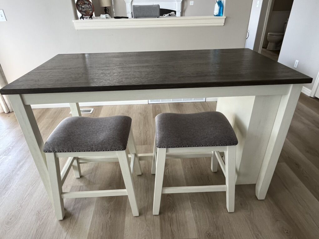 Counter high Dinning Table With Two Stools