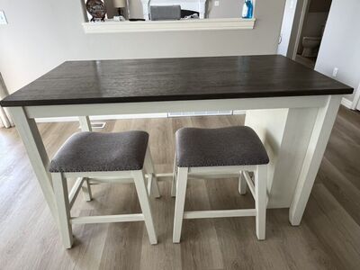 Counter high Dinning Table With Two Stools