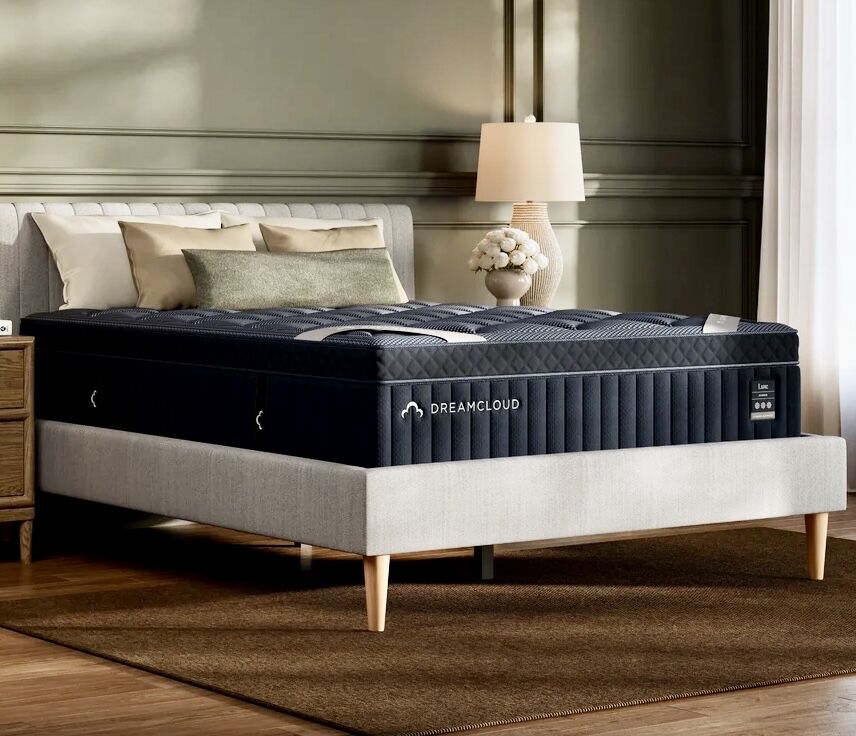 Like New - DreamCloud Luxe Hybrid King Mattress