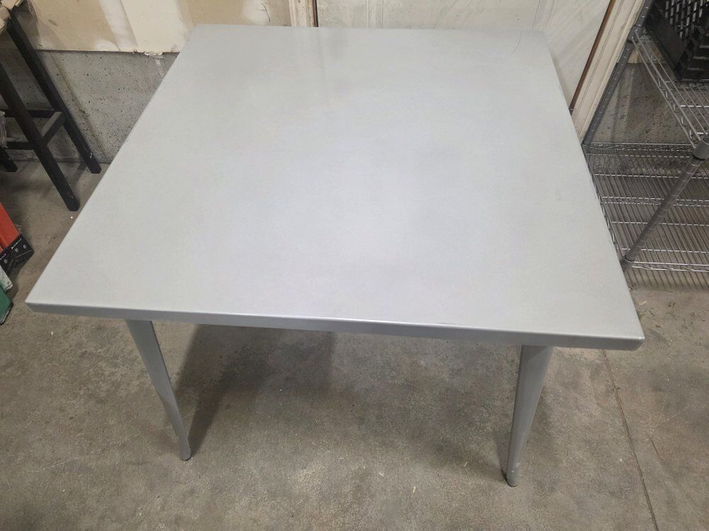 Restaurant seating indoor/outdoor