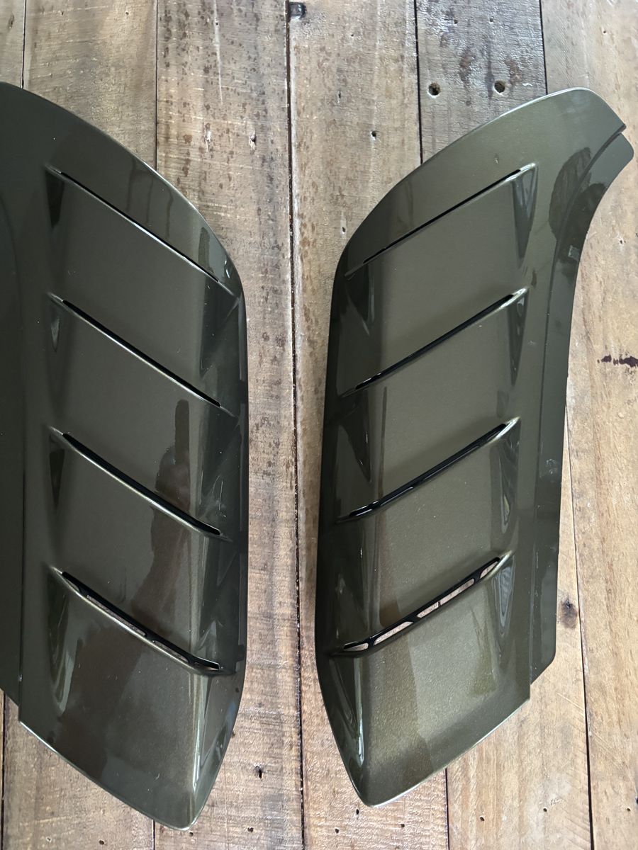 Bronco Raptor factory fender air vents