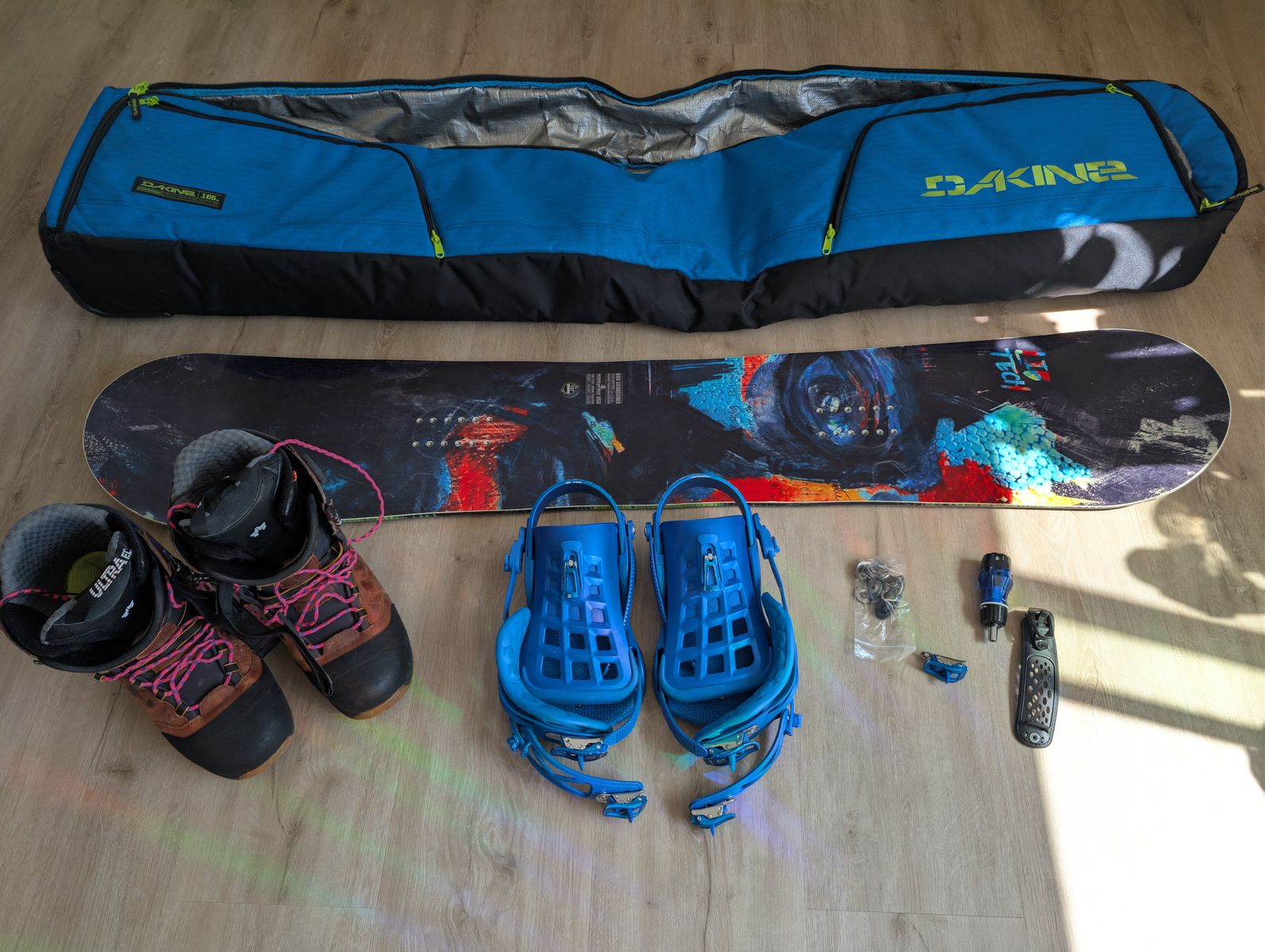 Libtech Box Scratcher 157cm + Union Atlas L + Rome Guide 10.5 + Dakine roller bag