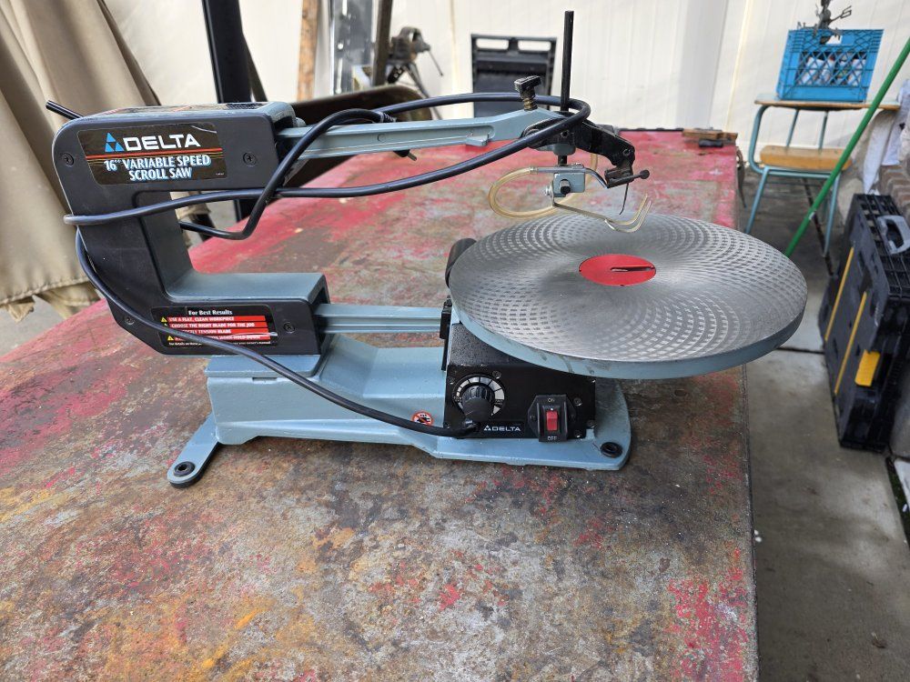 Delta 16" Variable Speed Scroll Saw - Used Power Tool