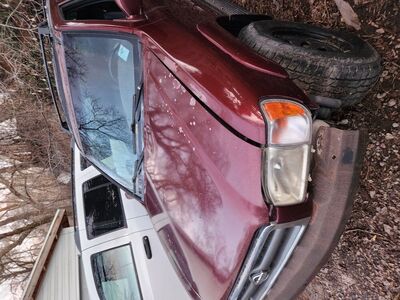 2001 NISSAN PATHFINDER SE