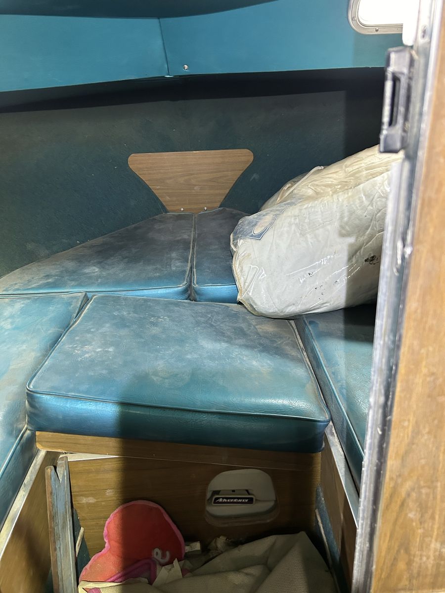 1971 Reinell 21 ft Cuddy Cabin