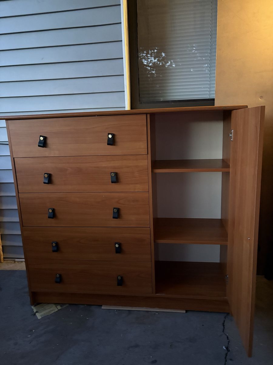 Modern Wood Dresser with 4 Drawers & Storage Cabinet - Sleek Design, Great Condition