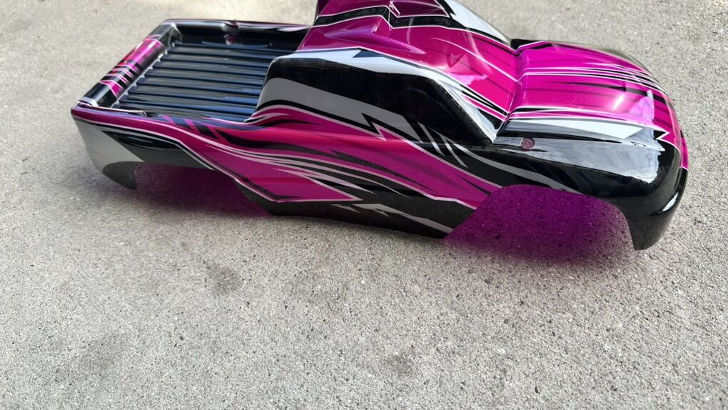 Traxxas Stampede 2WD 1/10 New painted Body