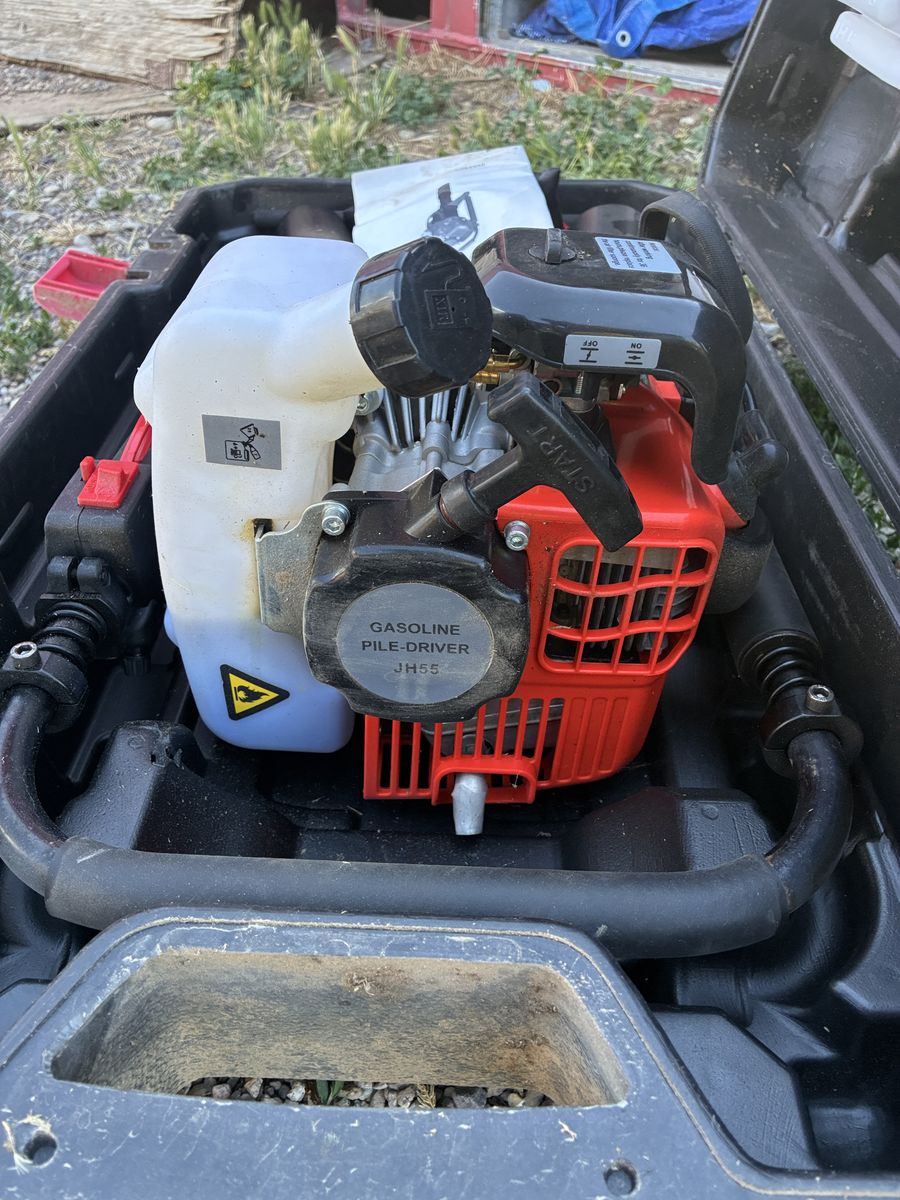 GAS POWERED T POST DRIVER