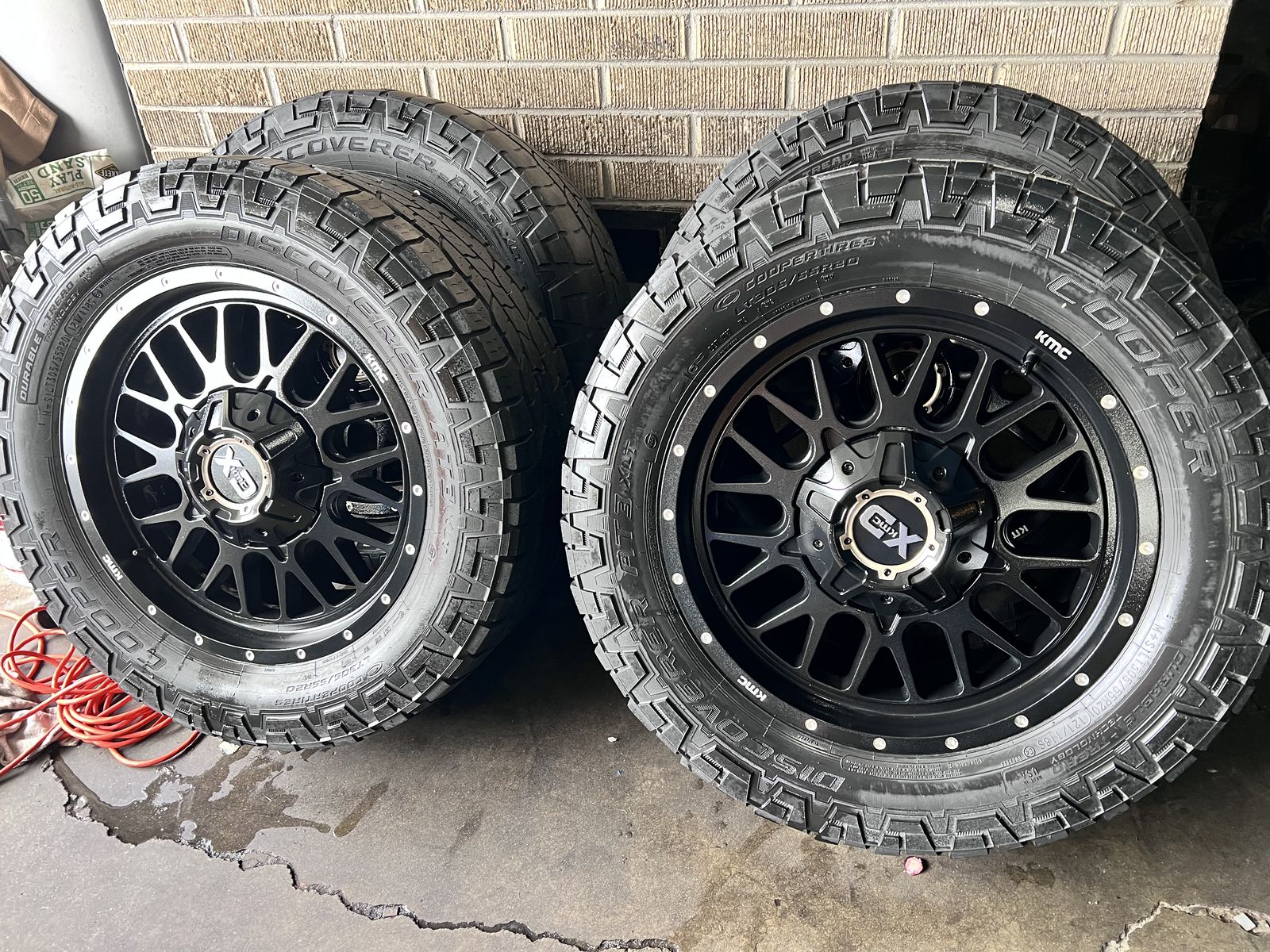 20x9 XD Wheels 6 Lugs Universal On 33s
