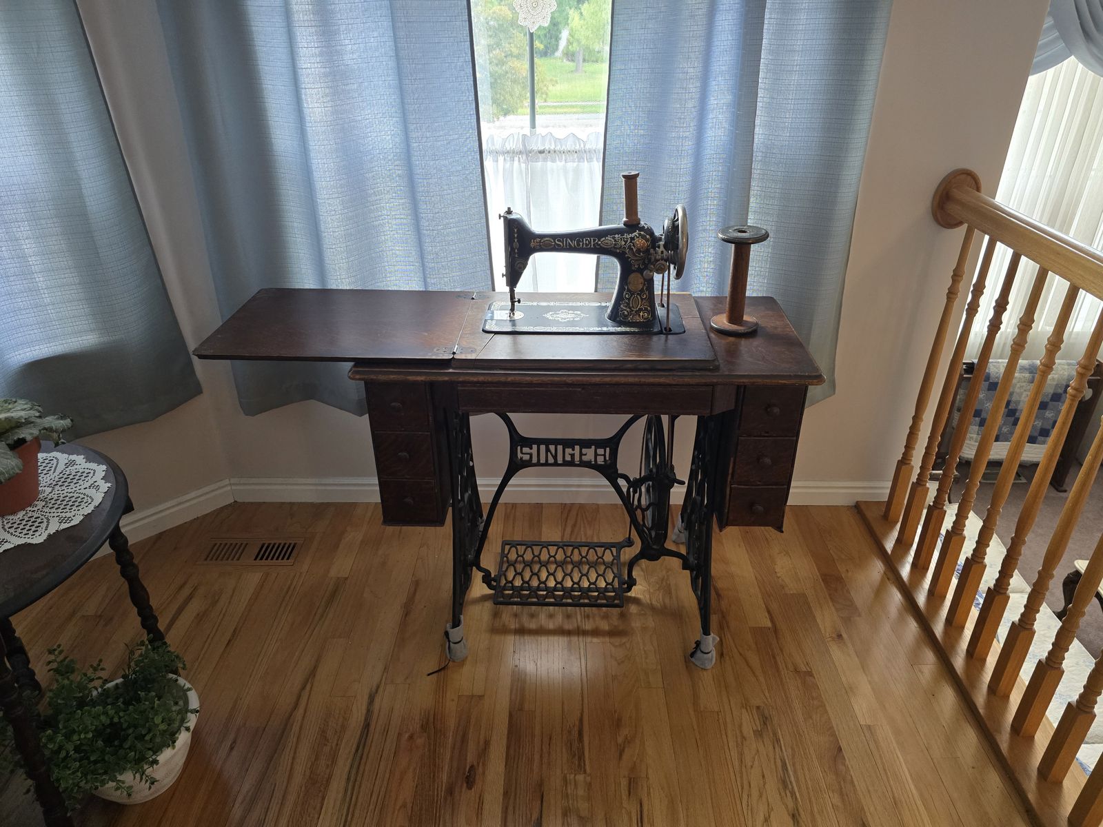 Vintage Singer Treadle Sewing Machine with Wooden Cabinet Table and Drawers