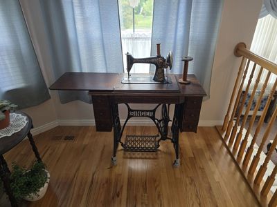 Vintage Singer Treadle Sewing Machine with Wooden Cabinet Table and Drawers