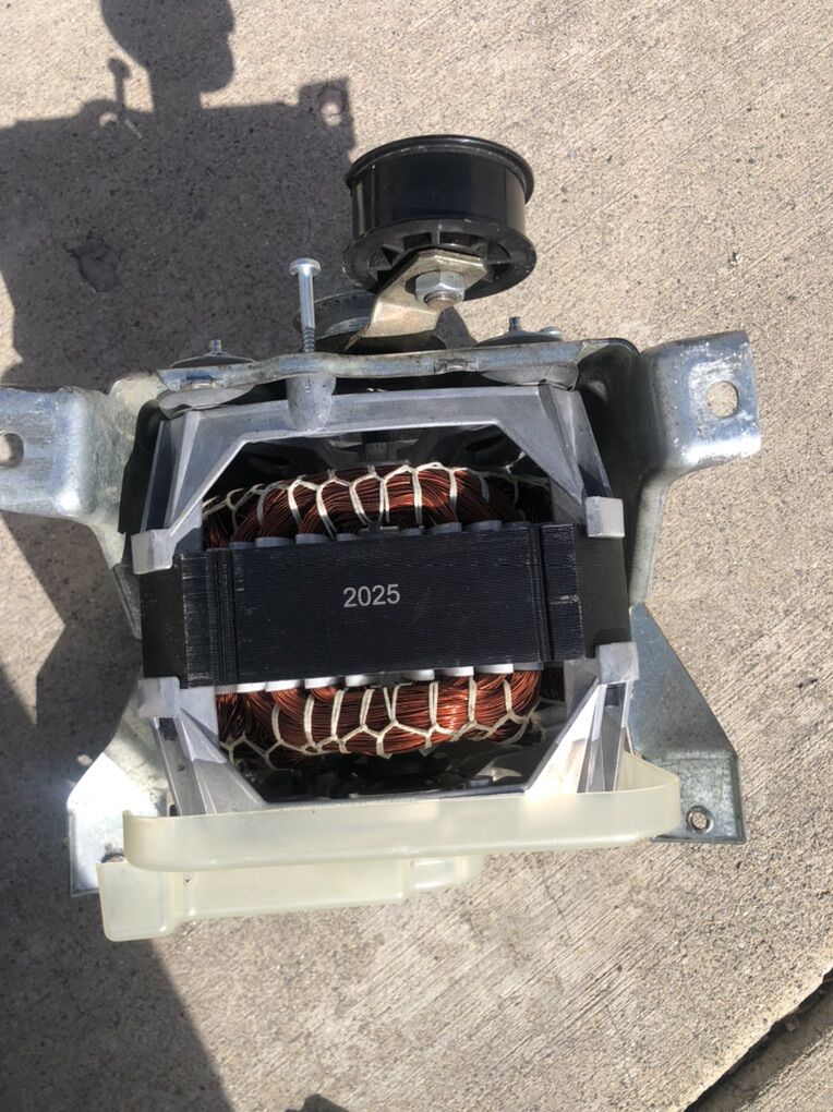 New Amana Washer, Queen, Motor And Drain Pump.