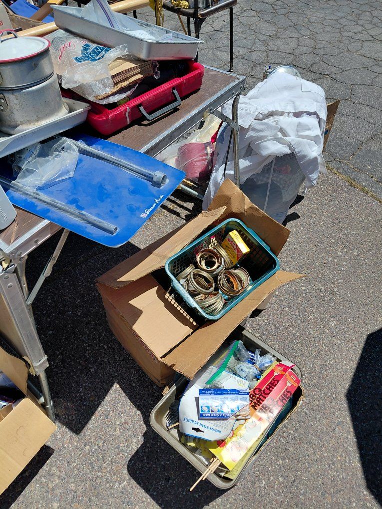 Pop Up Flash Yard Sale