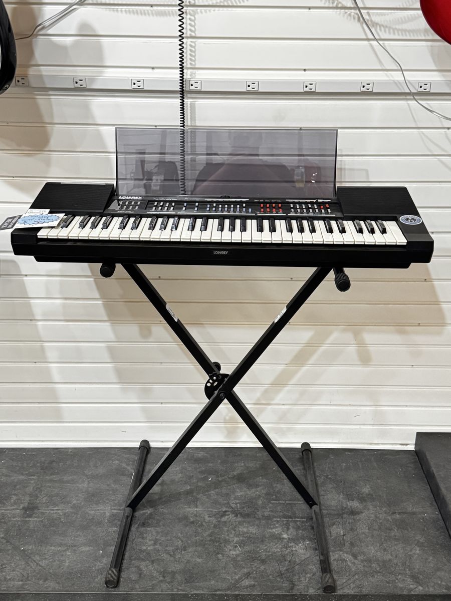 Lowrey Stardust LX10 Electronic Keyboard Organ with Stand - Great Condition