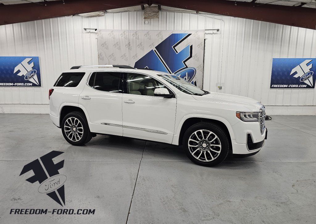 2023 GMC Acadia Denali