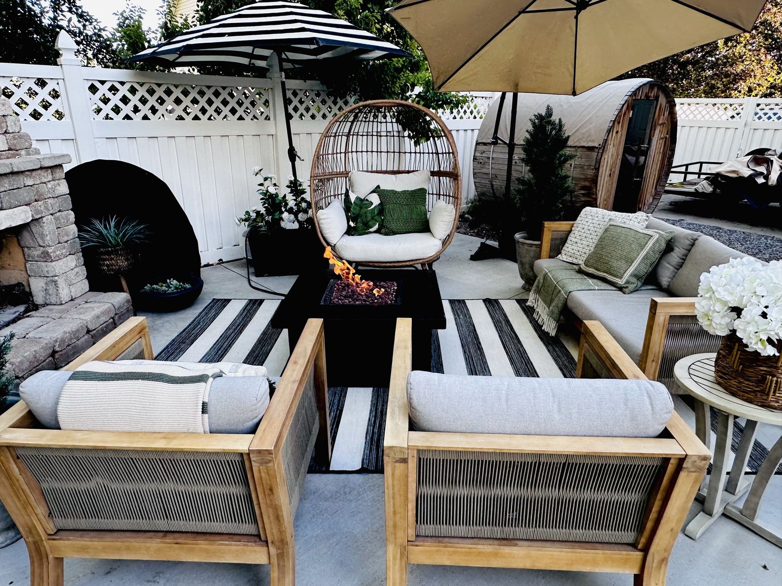 Modern Acacia Wood Outdoor Patio Sofa & Chairs– Excellent Condition