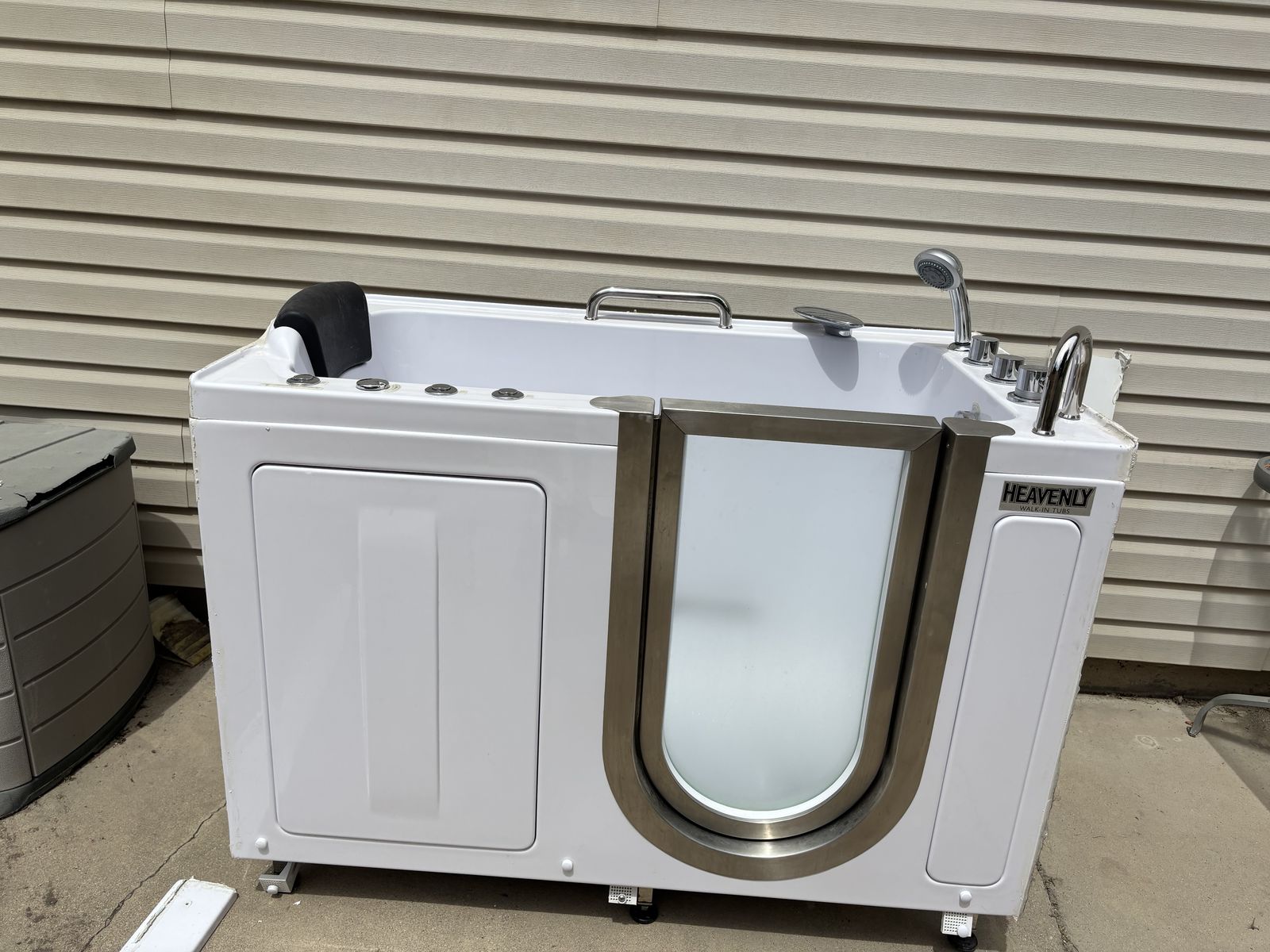 Walk-in jetted Tub