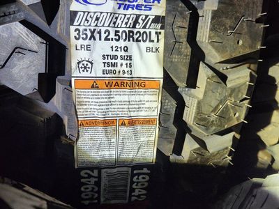 35x12.50r20 cooper discoverer st maxx
