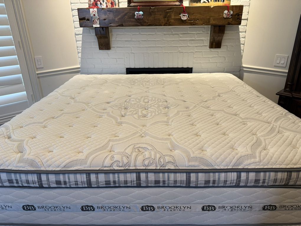 Really Nice! Brookly Bedding King! Only $250