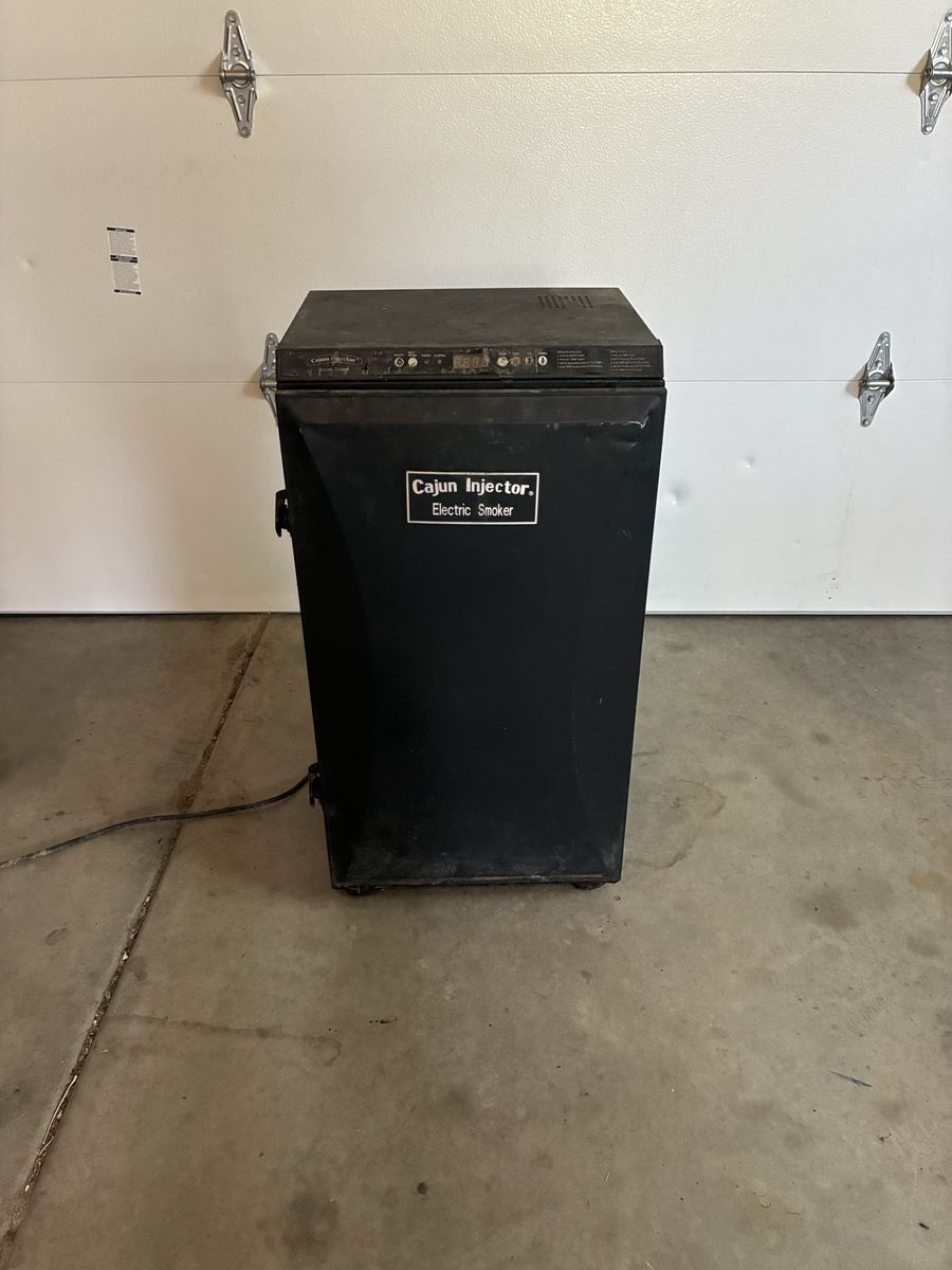cajun injector electric smoker