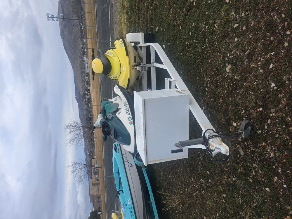 Sea doos waverunners