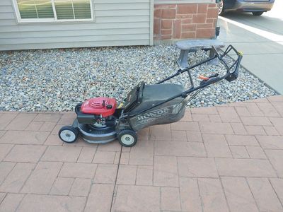 Honda Hydrostatic Commercial Lawn Mower with BBC