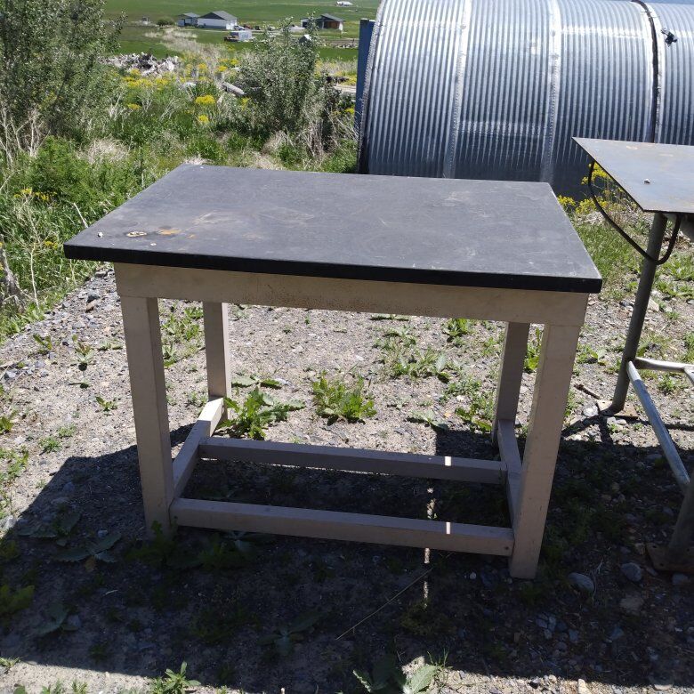 Welding table