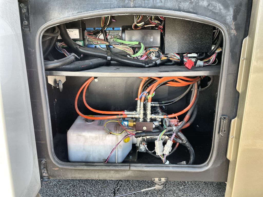 Main image 6