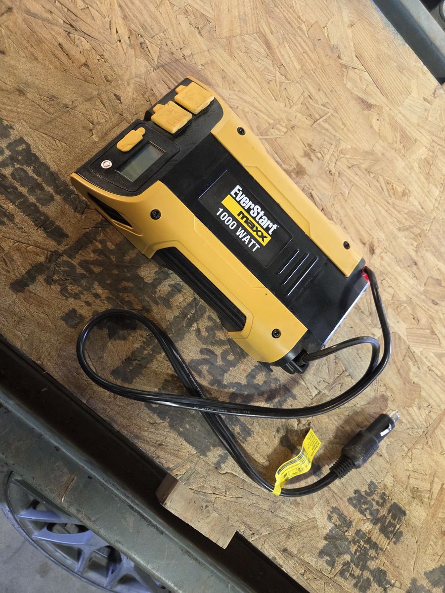 Everstart 1000watt power invertor