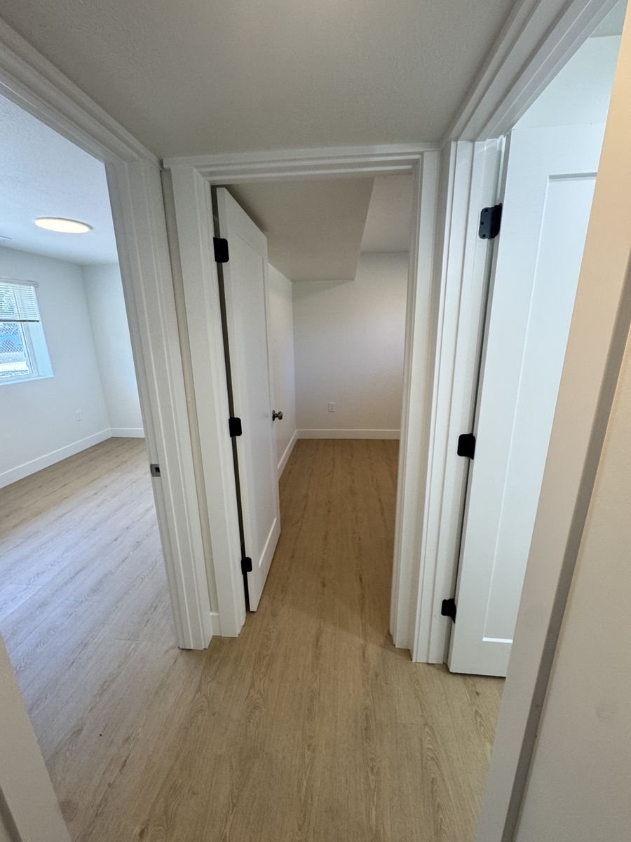 Main image 32
