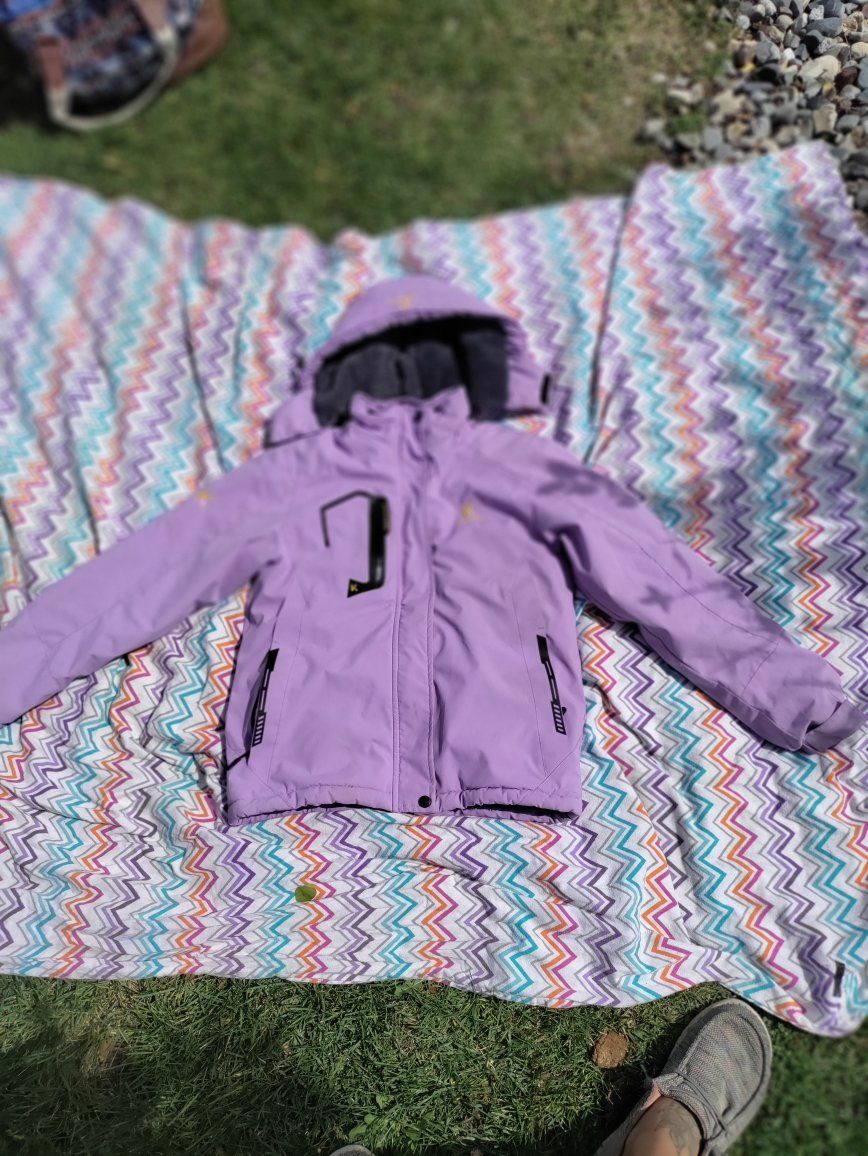 Keevoom Purple Winter Ski Jacket with Hood. Girl's Size 14-16