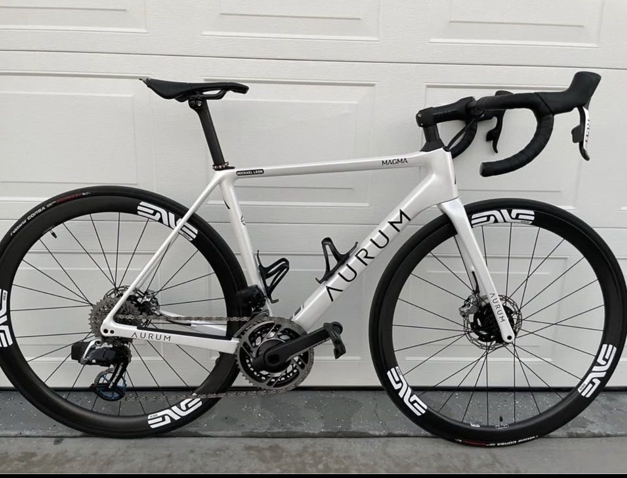 Road bike size 51 ( small )