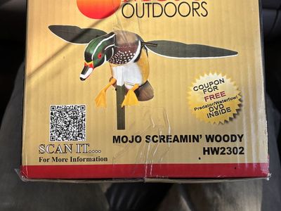 MOJO Outdoors Screamin' Woody HW2302 Motorized Duck Decoy - New in Box for Waterfowl Hunting