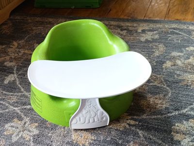 bumbo baby seat with tray
