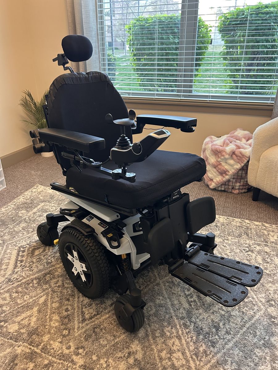 Quantum Edge 3 Power Wheelchair
